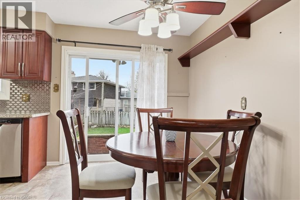 94 COLEBROOK Court, Kitchener, Ontario, N2E1Y8 — Photo 12