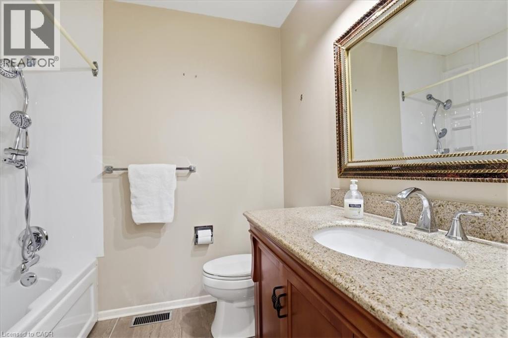 94 COLEBROOK Court, Kitchener, Ontario, N2E1Y8 — Photo 22