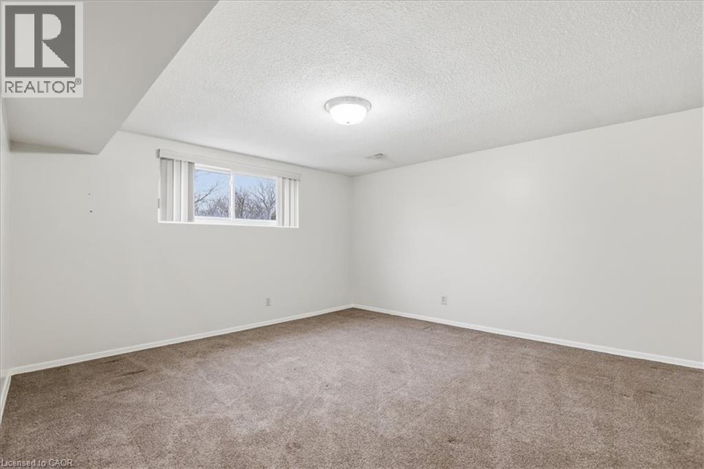 94 COLEBROOK Court, Kitchener, Ontario, N2E1Y8 — Photo 23