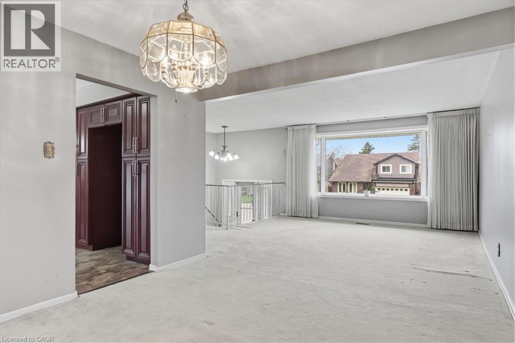 94 COLEBROOK Court, Kitchener, Ontario, N2E1Y8 — Photo 7