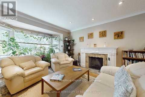 242 JOICEY BOULEVARD, Toronto (Bedford Park-Nortown), Ontario, M5M2V7 — Photo 2