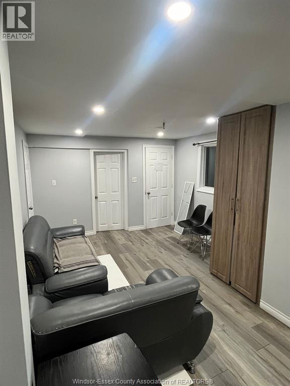 690 CAMPBELL AVENUE, Windsor, Ontario, N9B2H7 — Photo 4