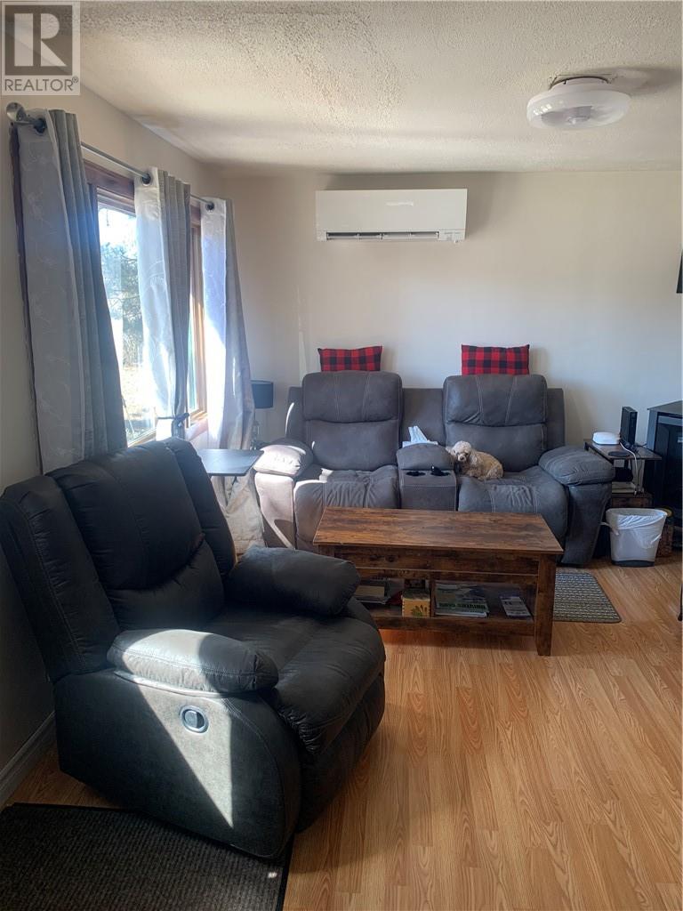 24 Young, Webbwood, Ontario, P0P2G0 — Photo 11