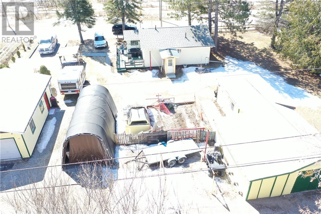 24 Young, Webbwood, Ontario, P0P2G0 — Photo 2