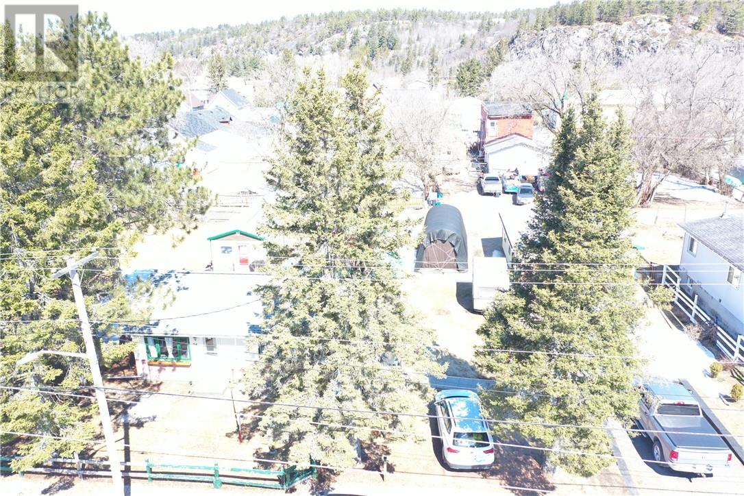 24 Young, Webbwood, Ontario, P0P2G0 — Photo 5