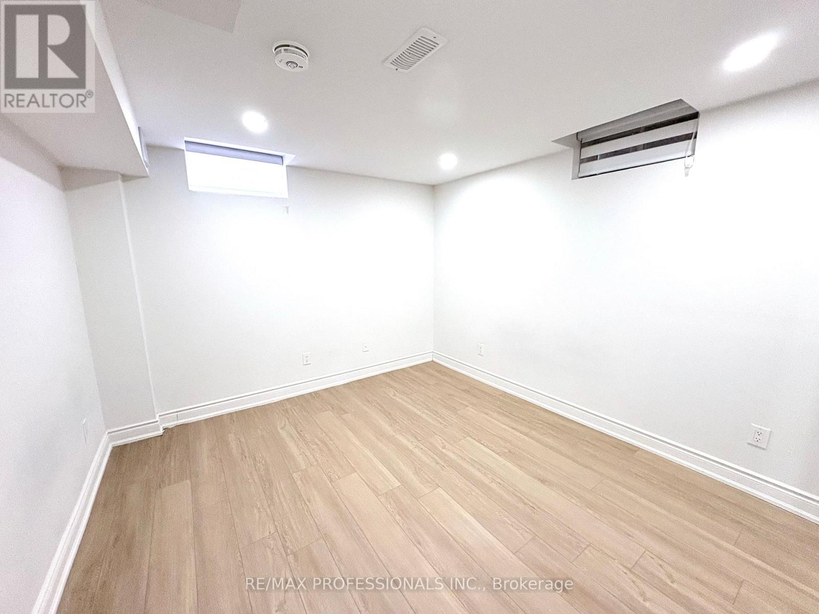 BSMT - 851 CLEMENS CRESCENT, Mississauga (East Credit), Ontario, L5V2S8 — Photo 6