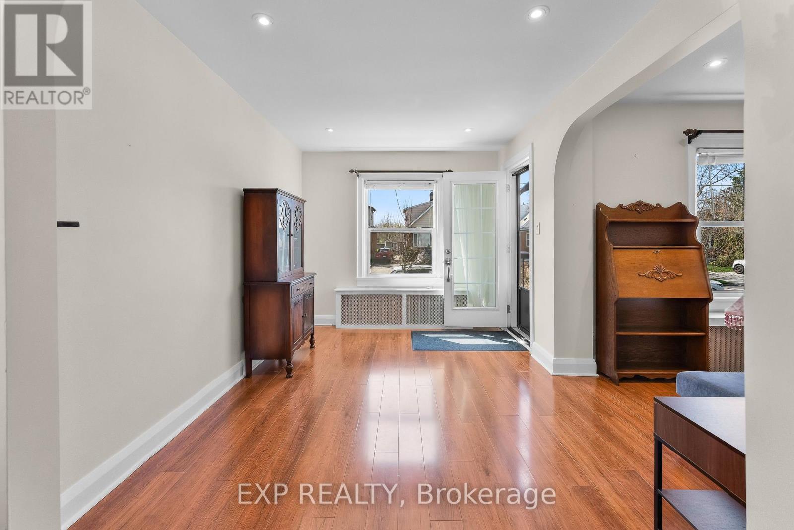 62 ROLLS AVENUE, St. Catharines (Fairview), Ontario, L2N1W1 — Photo 5