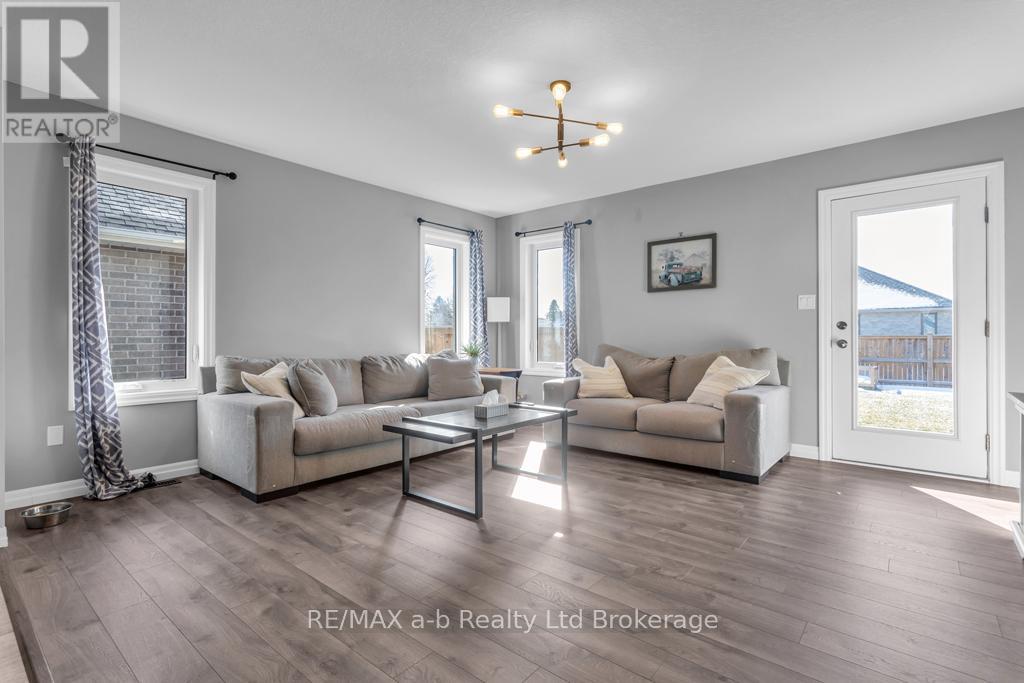 242 WILSON AVENUE, Tillsonburg, Ontario, N4G0H4 — Photo 12