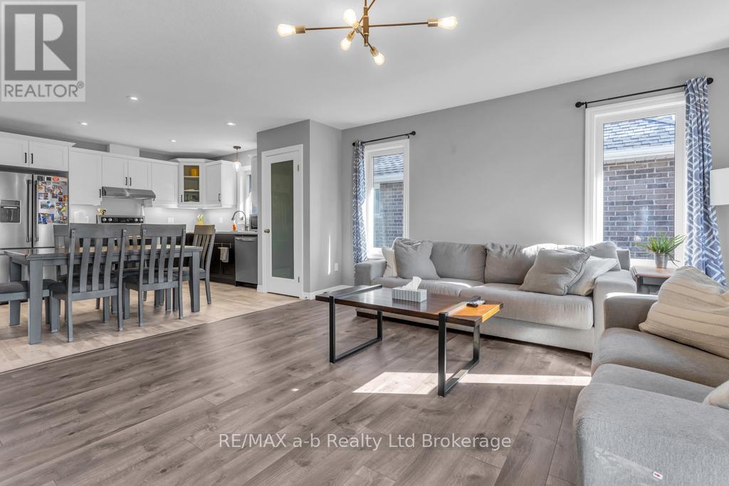 242 WILSON AVENUE, Tillsonburg, Ontario, N4G0H4 — Photo 13