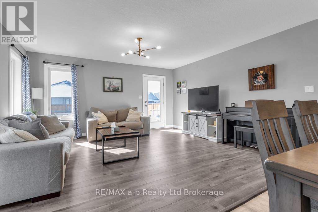 242 WILSON AVENUE, Tillsonburg, Ontario, N4G0H4 — Photo 20