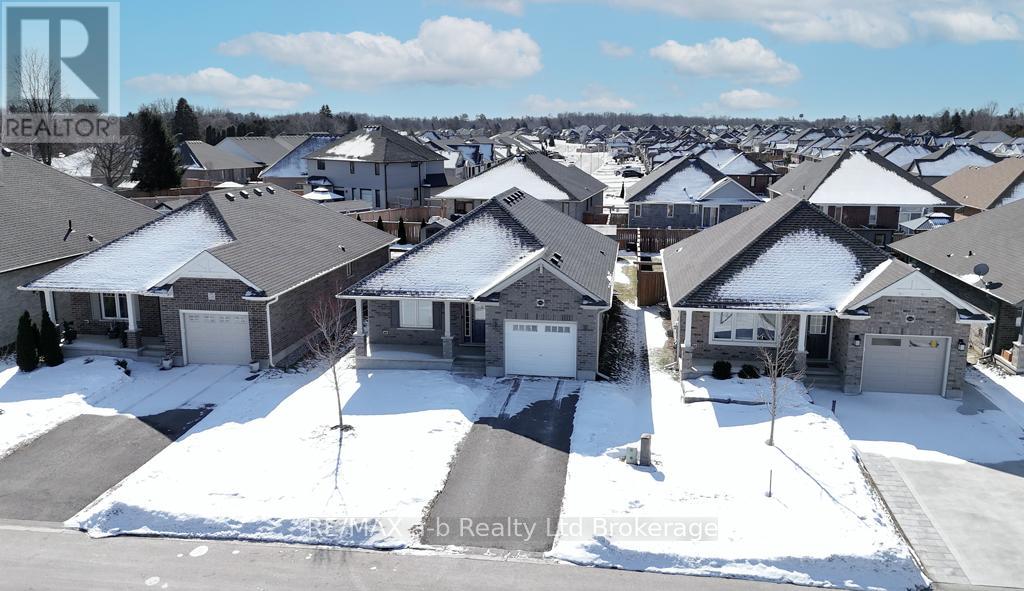 242 WILSON AVENUE, Tillsonburg, Ontario, N4G0H4 — Photo 4