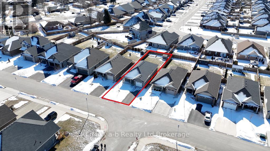 242 WILSON AVENUE, Tillsonburg, Ontario, N4G0H4 — Photo 5