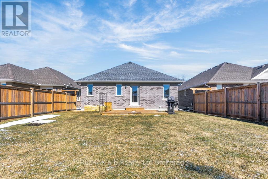 242 WILSON AVENUE, Tillsonburg, Ontario, N4G0H4 — Photo 8