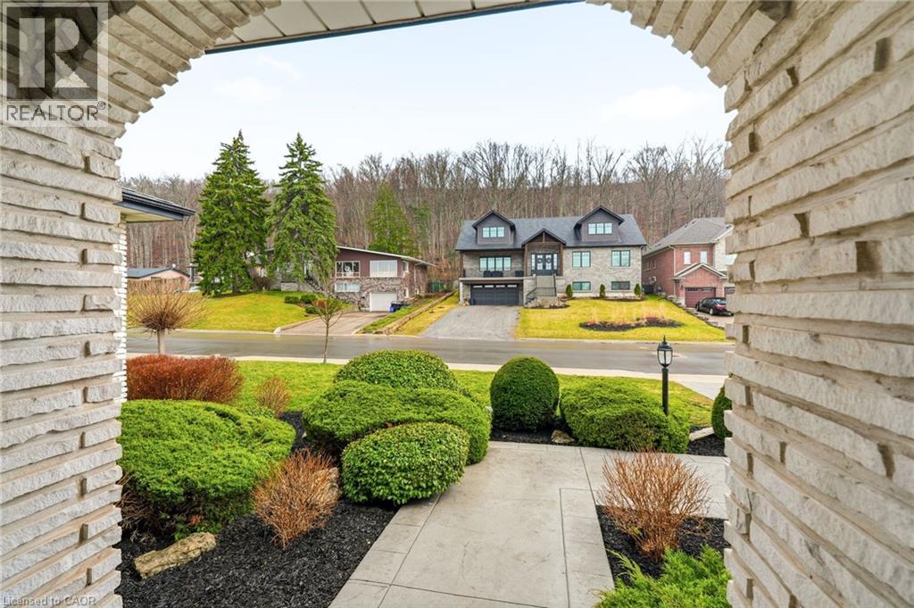 43 MAPLE Drive, Stoney Creek, Ontario, L8G3C4 — Photo 4