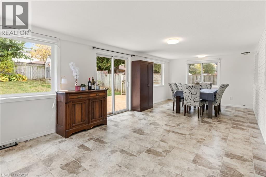 36 ANGELA Crescent, Cambridge, Ontario, N1S4B6 — Photo 10