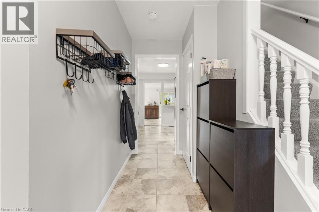 36 ANGELA Crescent, Cambridge, Ontario, N1S4B6 — Photo 5