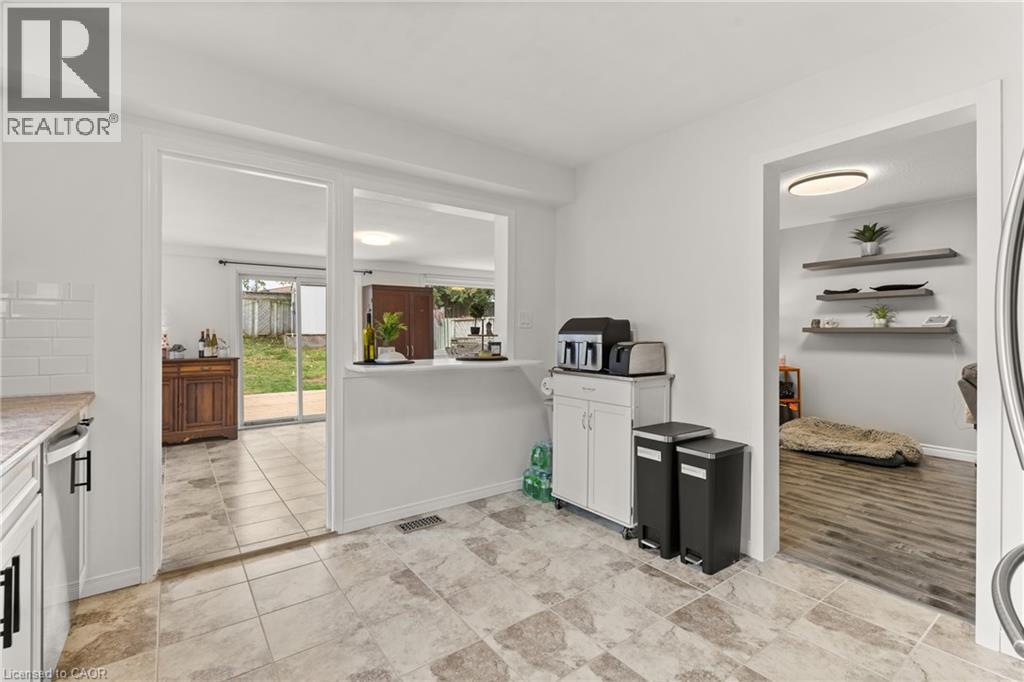 36 ANGELA Crescent, Cambridge, Ontario, N1S4B6 — Photo 7