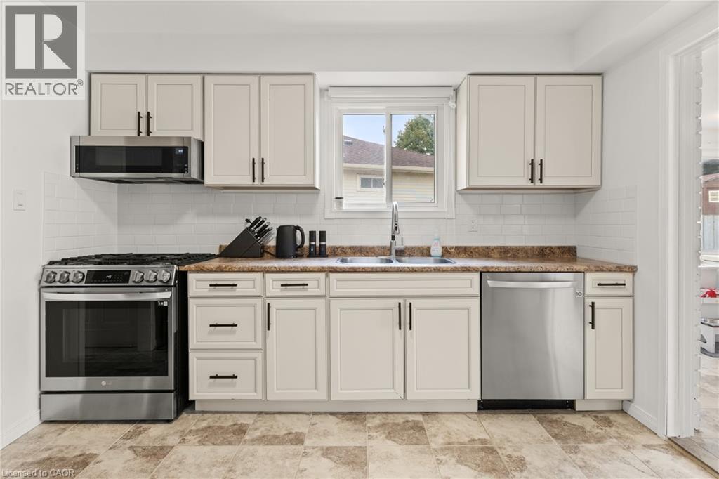 36 ANGELA Crescent, Cambridge, Ontario, N1S4B6 — Photo 9