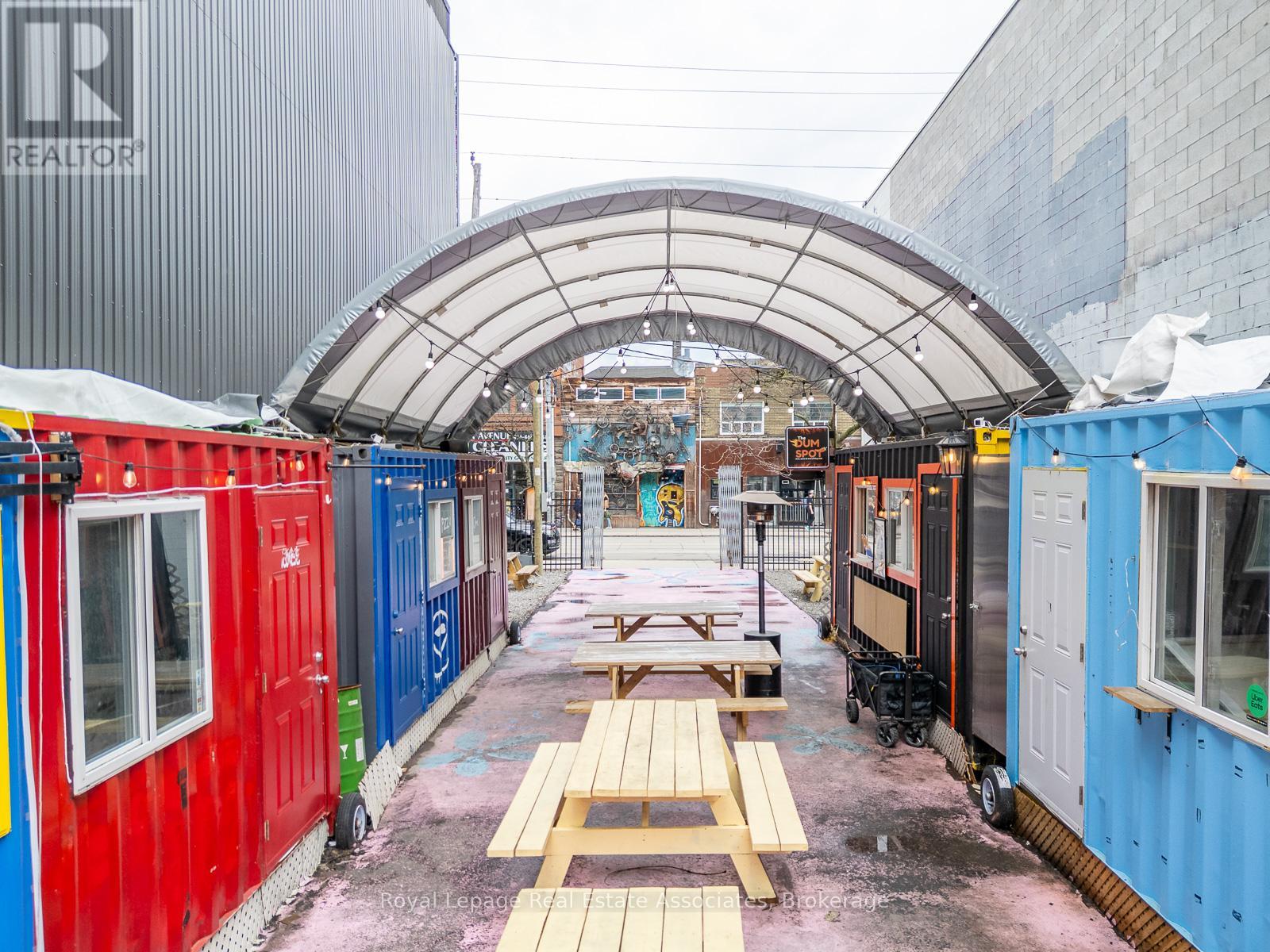 617 QUEEN STREET W, Toronto (Waterfront Communities), Ontario, M5V2B7 — Photo 2