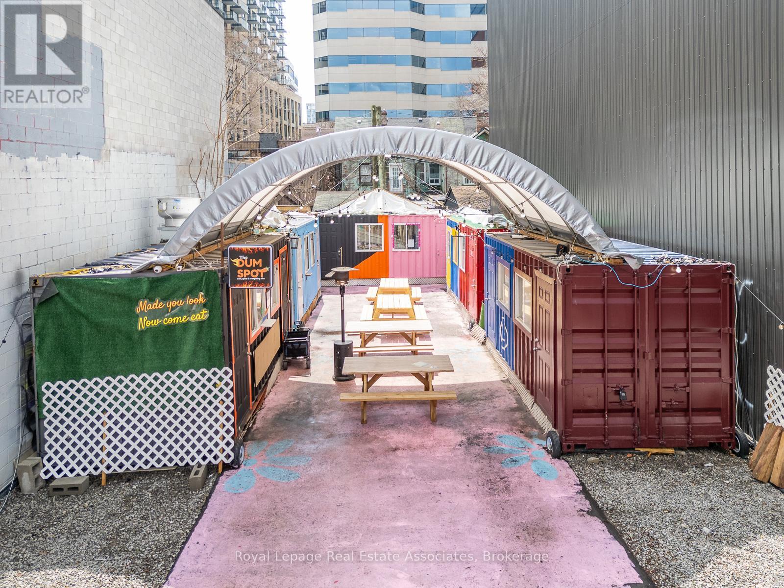 617 QUEEN STREET W, Toronto (Waterfront Communities), Ontario, M5V2B7 — Photo 4