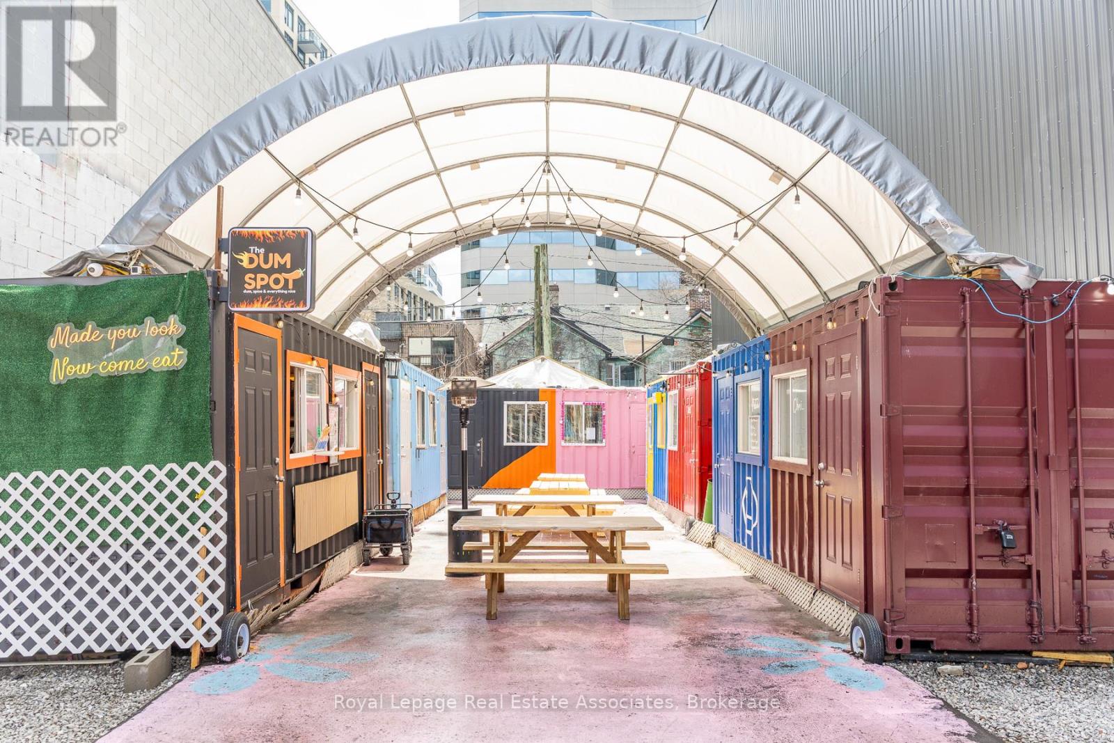 617 QUEEN STREET W, Toronto (Waterfront Communities), Ontario, M5V2B7 — Photo 5