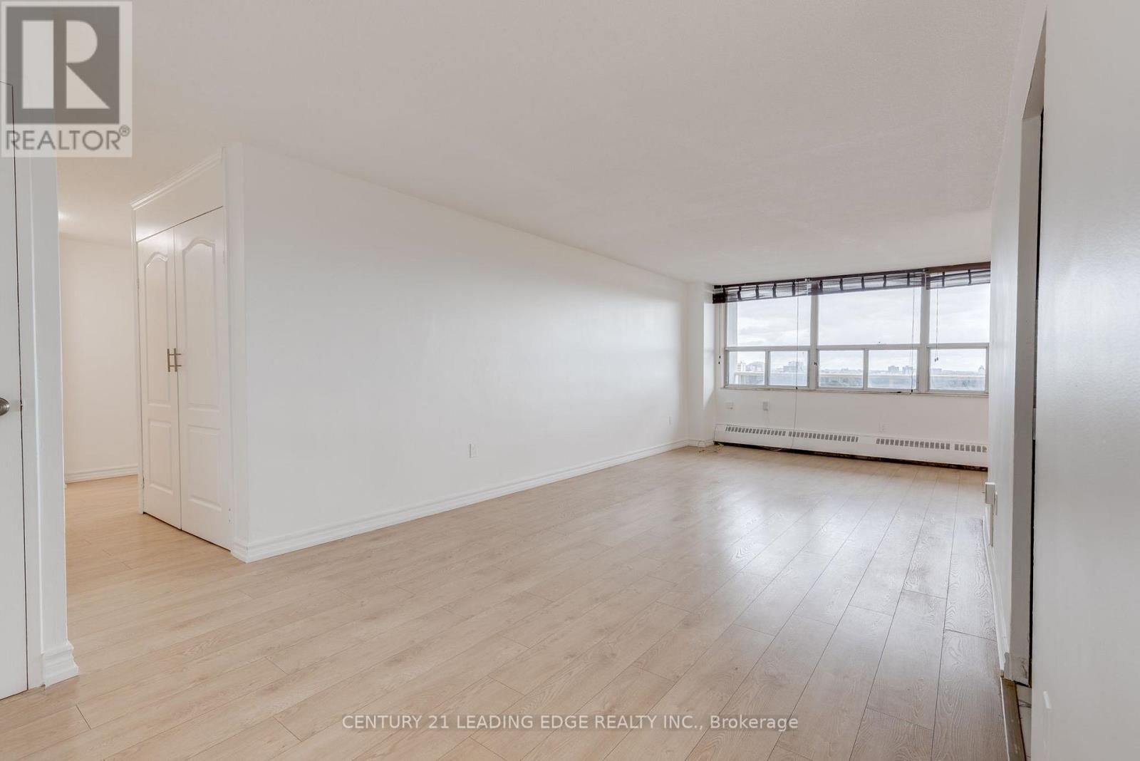 1704 - 270 PALMDALE DRIVE, Toronto (Tam O'Shanter-Sullivan), Ontario, M1T3N8 — Photo 2