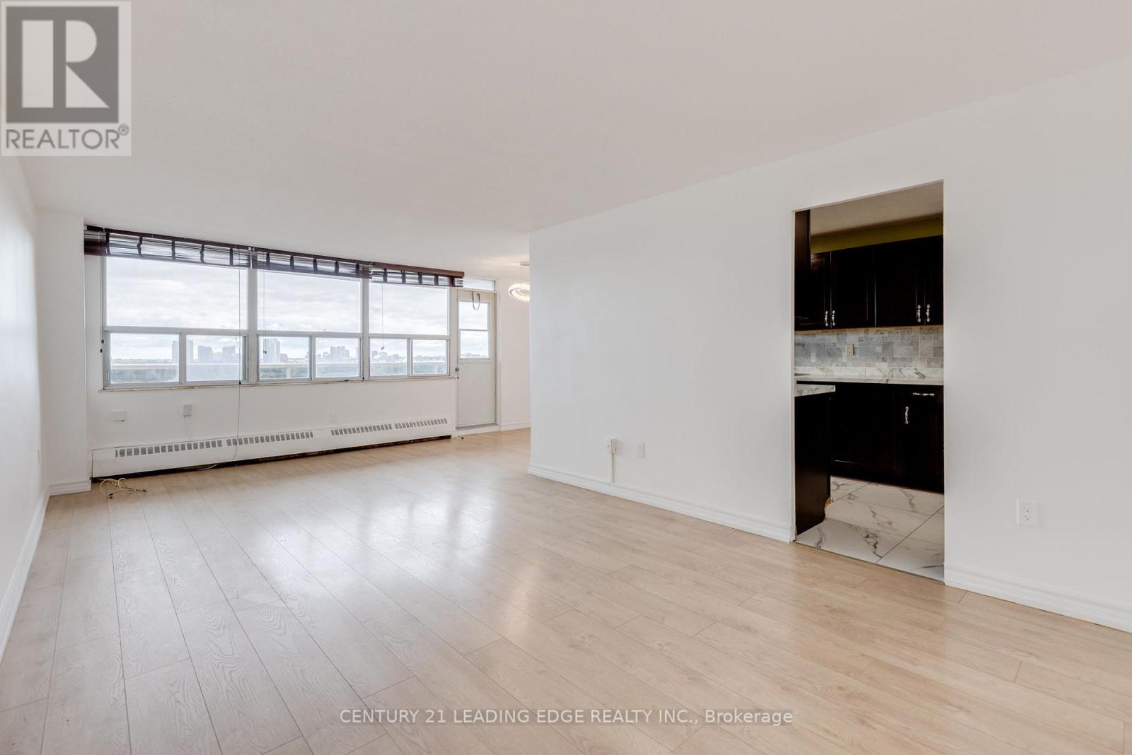 1704 - 270 PALMDALE DRIVE, Toronto (Tam O'Shanter-Sullivan), Ontario, M1T3N8 — Photo 4