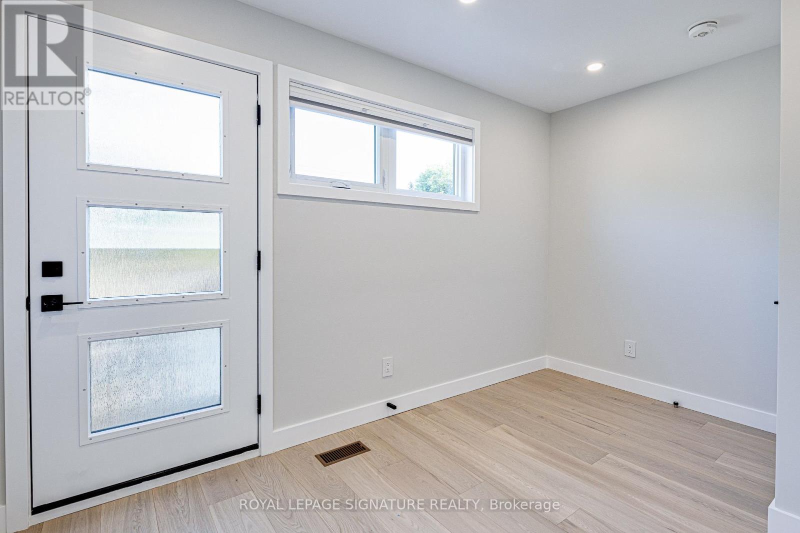 UPPER - 20 KEWBEACH AVENUE, Toronto (The Beaches), Ontario, M4L1B7 — Photo 24