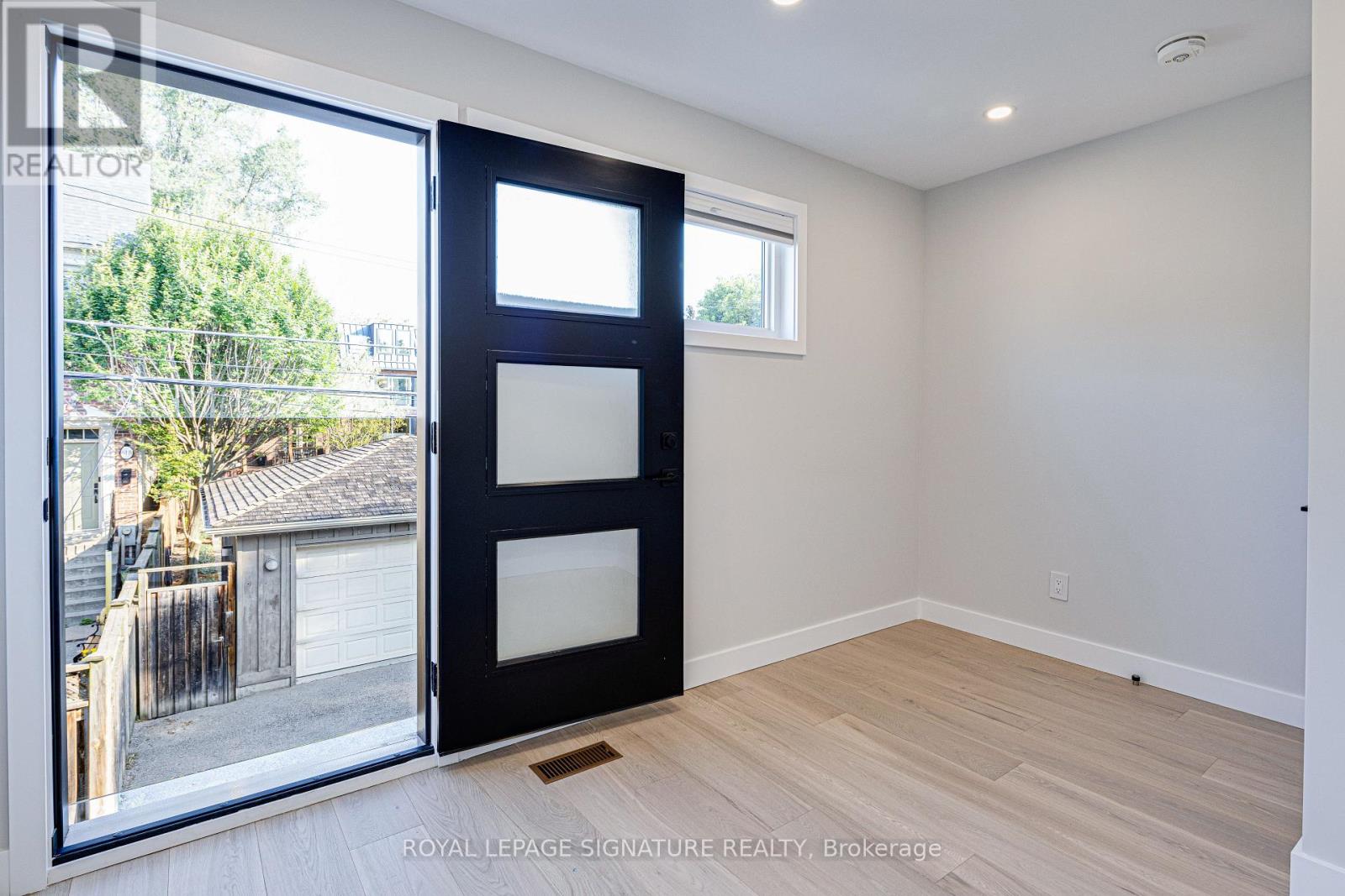 UPPER - 20 KEWBEACH AVENUE, Toronto (The Beaches), Ontario, M4L1B7 — Photo 25