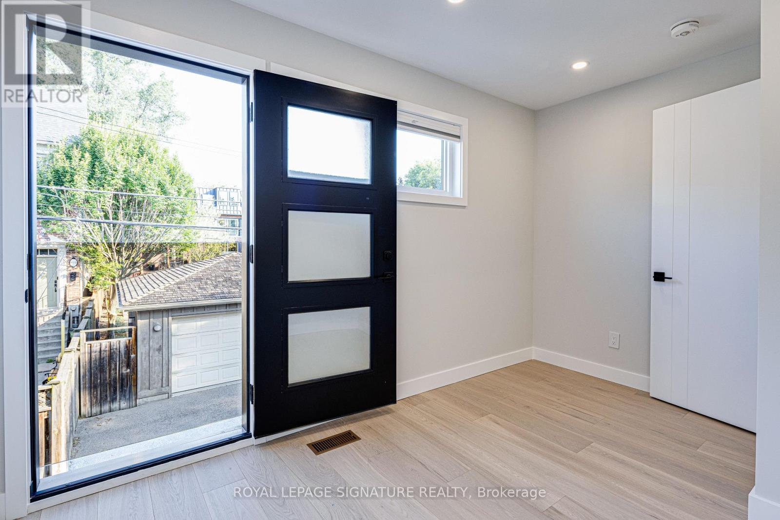 UPPER - 20 KEWBEACH AVENUE, Toronto (The Beaches), Ontario, M4L1B7 — Photo 26