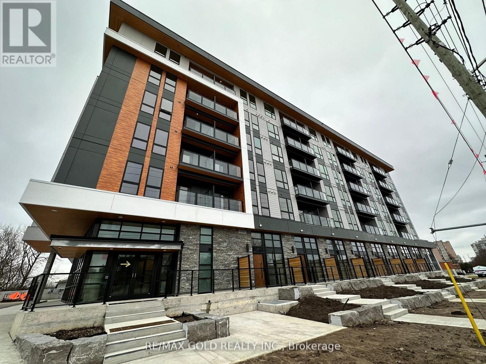 605 - 312 ERB STREET W, Waterloo, Ontario, N2L1W3 — Photo 2