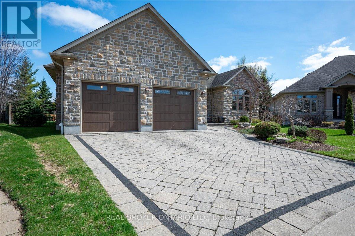 945 RIVERSTONE COURT, Kitchener, Ontario, N2P0A3 — Photo 2