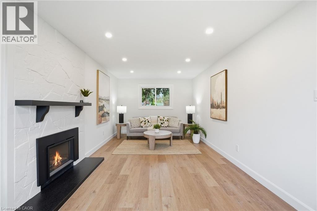 8 CHUDLEIGH Street, Waterdown, Ontario, L9H7E4 — Photo 14