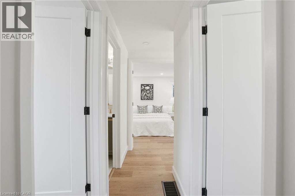 8 CHUDLEIGH Street, Waterdown, Ontario, L9H7E4 — Photo 19