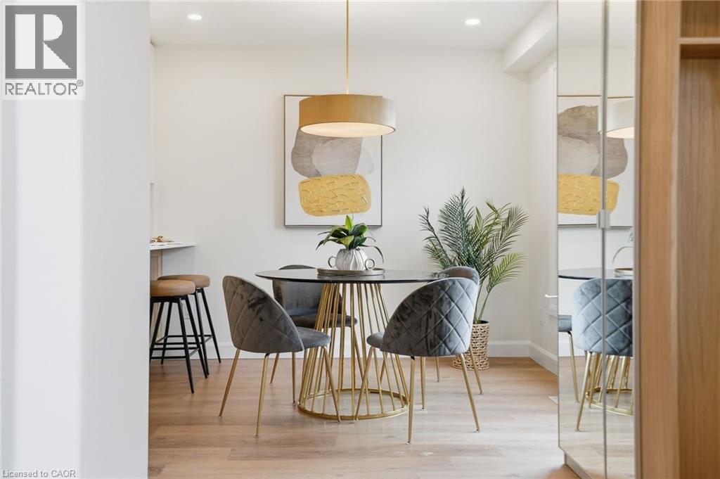 8 CHUDLEIGH Street, Waterdown, Ontario, L9H7E4 — Photo 4