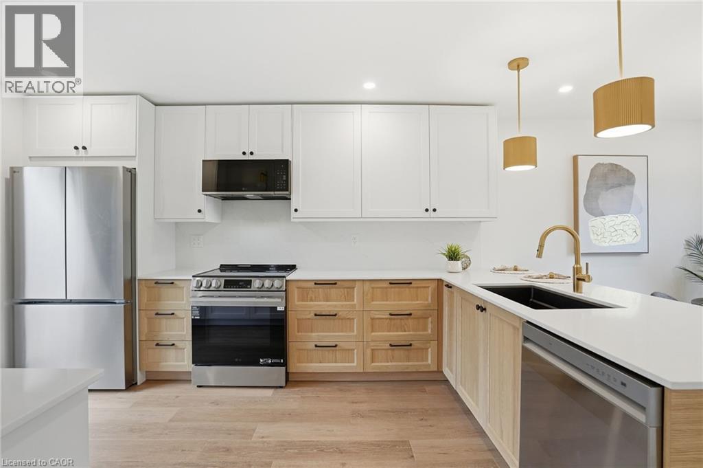 8 CHUDLEIGH Street, Waterdown, Ontario, L9H7E4 — Photo 9