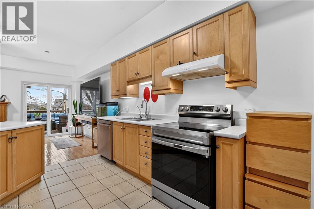 380 HIGHLAND Road W, Stoney Creek, Ontario, L8J3W3 — Photo 7