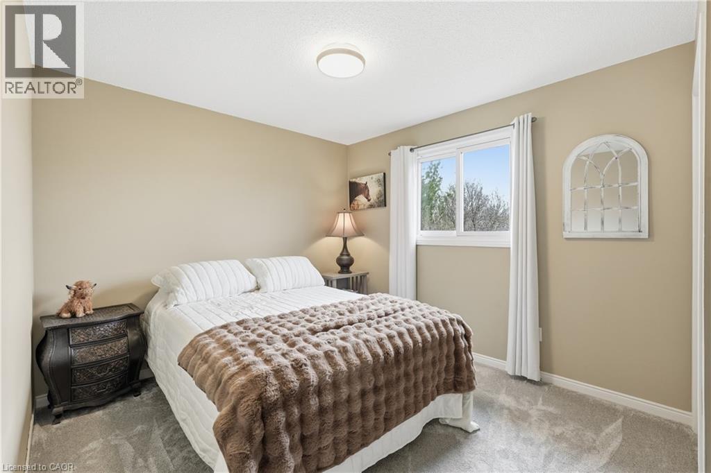 32 HOBART Crescent, Brantford, Ontario, N3P1V6 — Photo 13