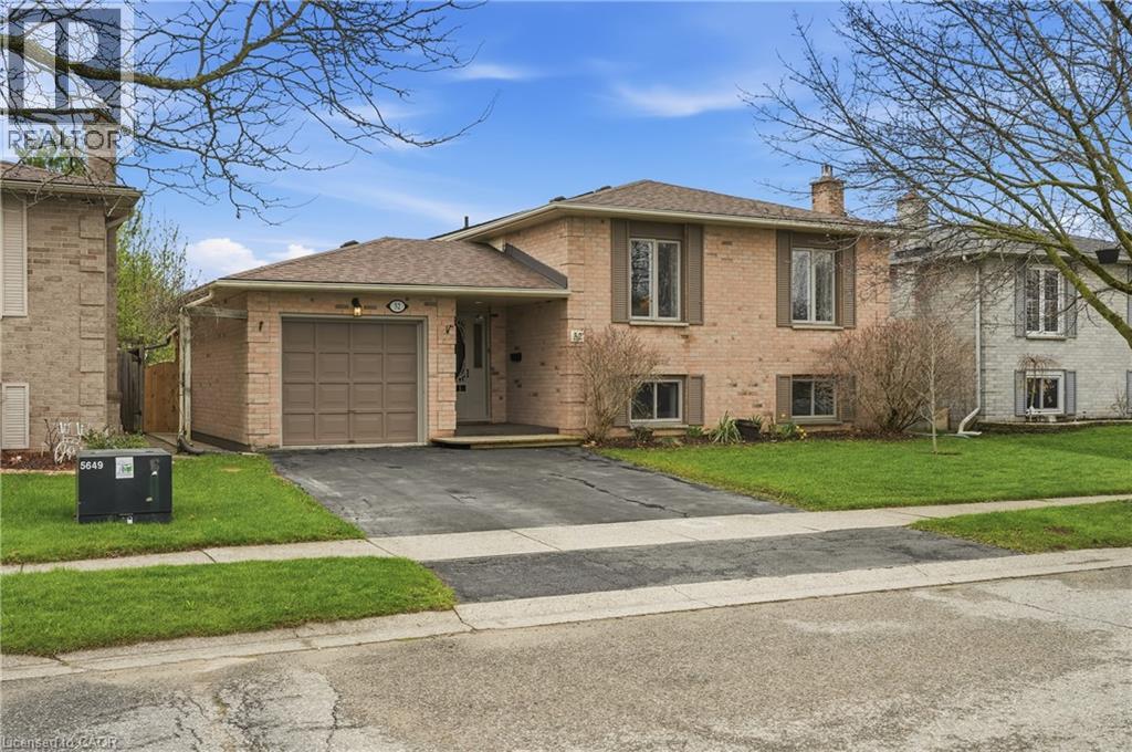 32 HOBART Crescent, Brantford, Ontario, N3P1V6 — Photo 2