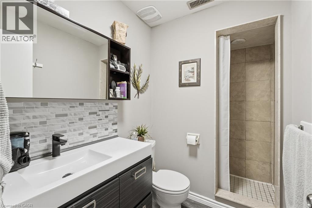 32 HOBART Crescent, Brantford, Ontario, N3P1V6 — Photo 21