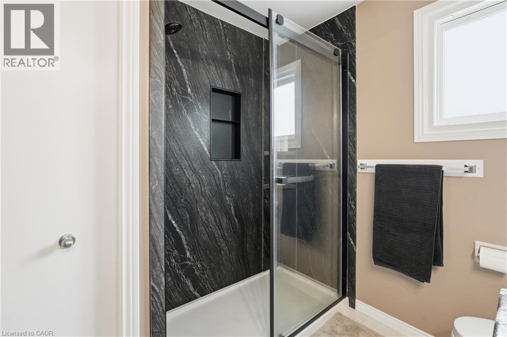 32 HOBART Crescent, Brantford, Ontario, N3P1V6 — Photo 22