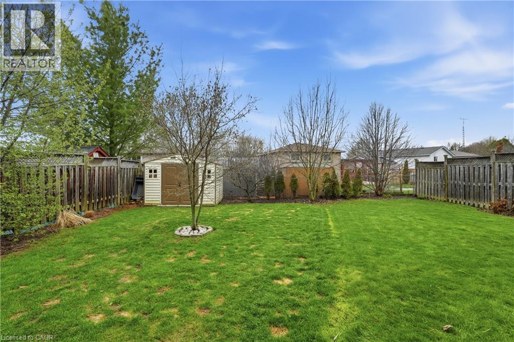 32 HOBART Crescent, Brantford, Ontario, N3P1V6 — Photo 26