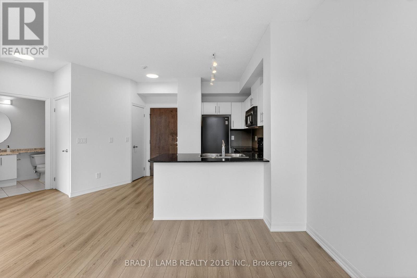 310 - 16 YONGE STREET, Toronto (Waterfront Communities), Ontario, M5E2A1 — Photo 6