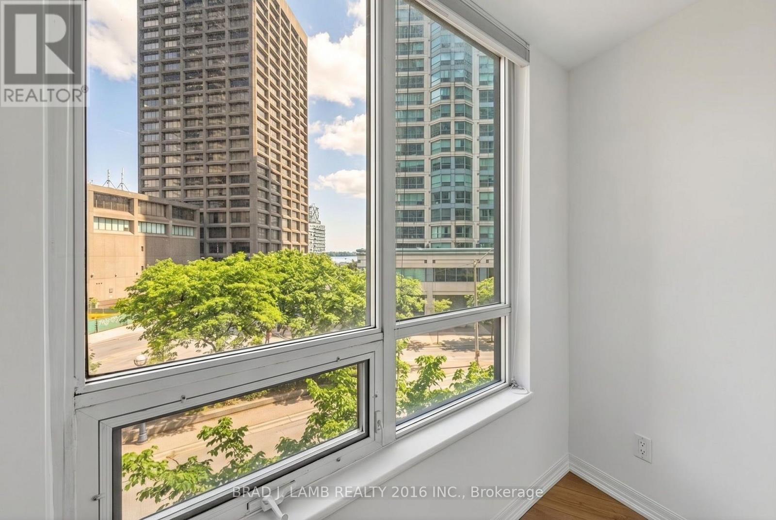 310 - 16 YONGE STREET, Toronto (Waterfront Communities), Ontario, M5E2A1 — Photo 9