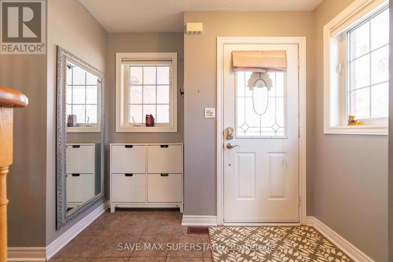 63 GORE DRIVE, Barrie (Ardagh), Ontario, L4N5R5 — Photo 6