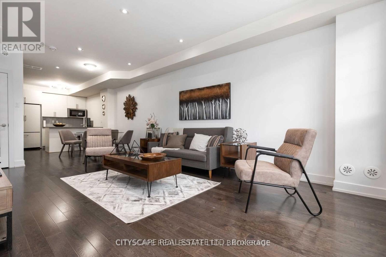 1060 LANSDOWNE AVENUE, Toronto (Dovercourt-Wallace Emerson-Junction), Ontario, M5E0A9 — Photo 3