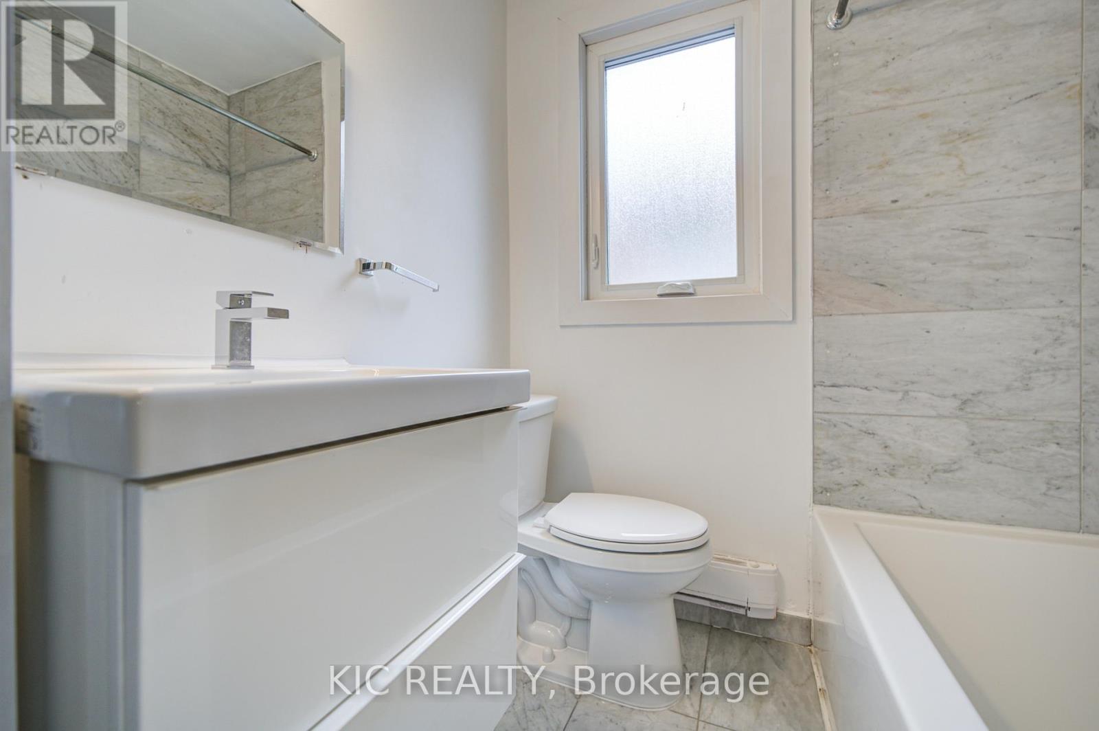 35 MONTCALM AVENUE, Toronto (Briar Hill-Belgravia), Ontario, M6E4N2 — Photo 18