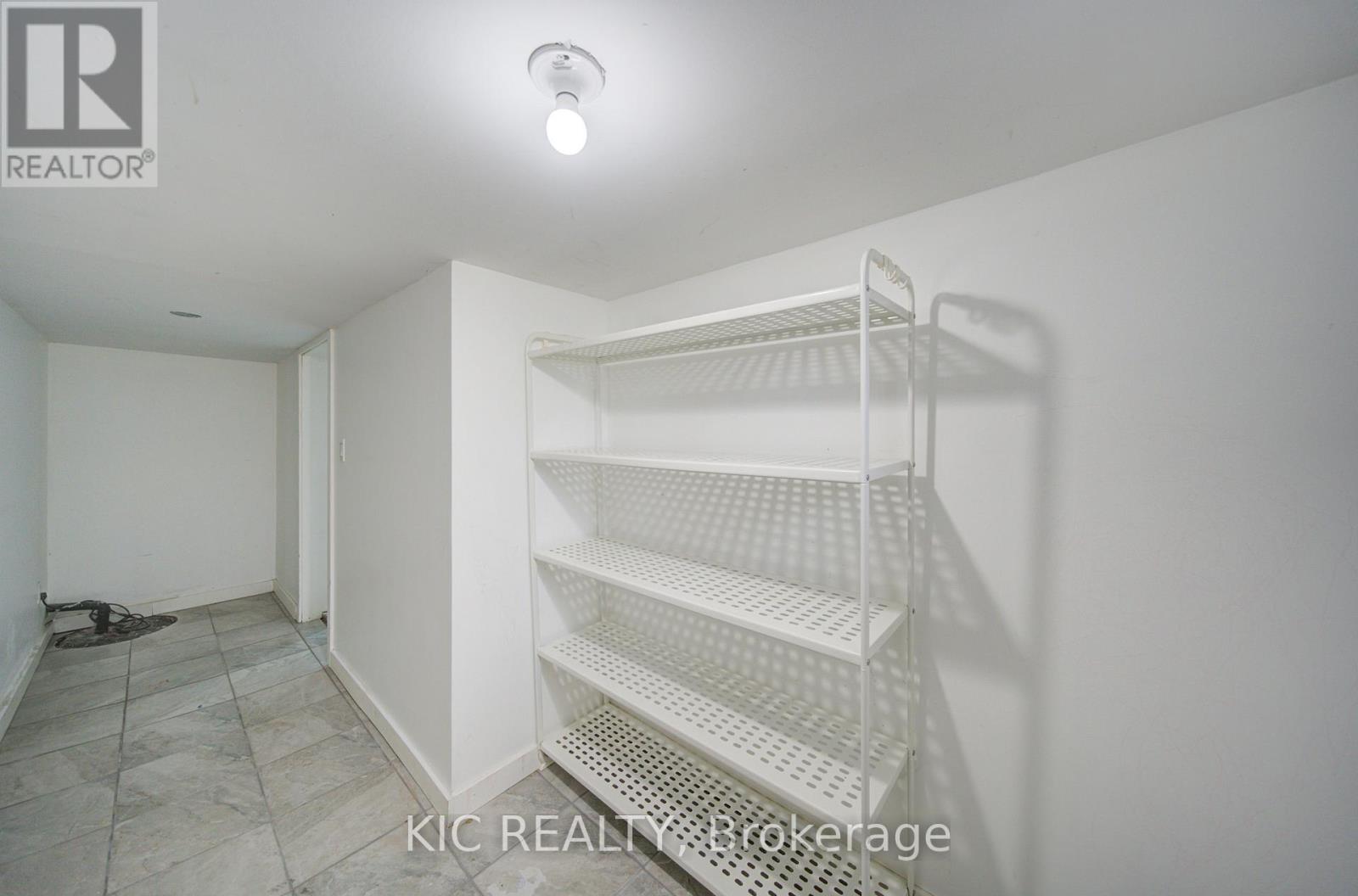 35 MONTCALM AVENUE, Toronto (Briar Hill-Belgravia), Ontario, M6E4N2 — Photo 22