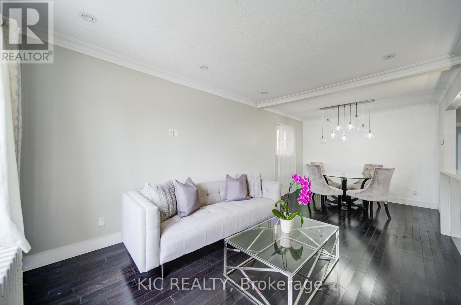 35 MONTCALM AVENUE, Toronto (Briar Hill-Belgravia), Ontario, M6E4N2 — Photo 9