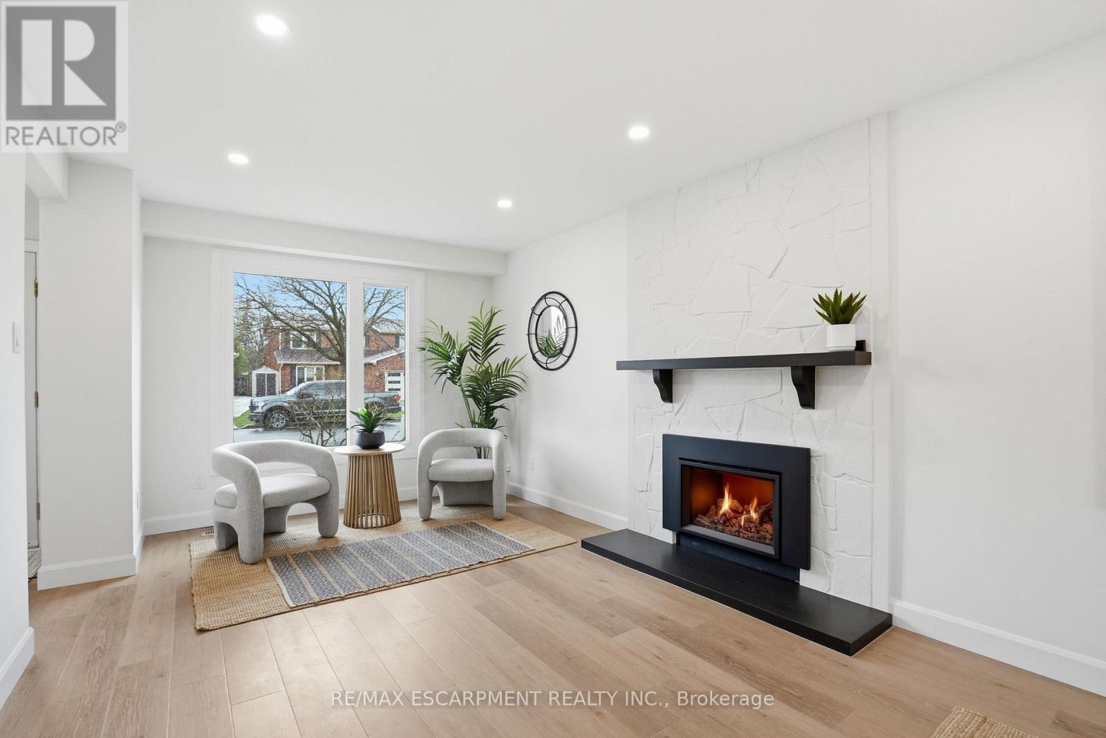 8 CHUDLEIGH STREET, Hamilton (Waterdown), Ontario, L9H7E4 — Photo 15